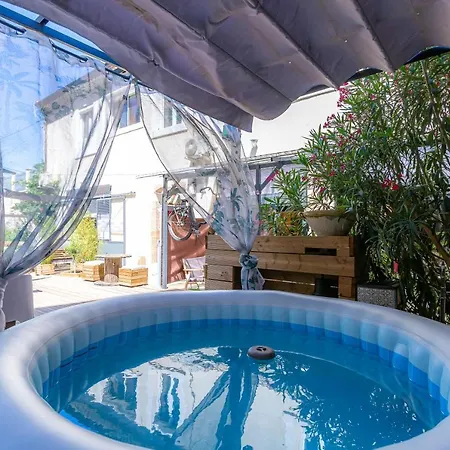 Appartement Domloc *